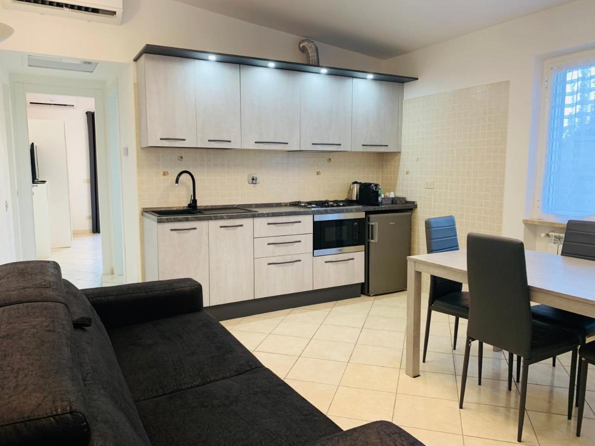 The House Fiera Di Roma Aeroporto Fiumicino Apartman Ponte Galeria Kültér fotó