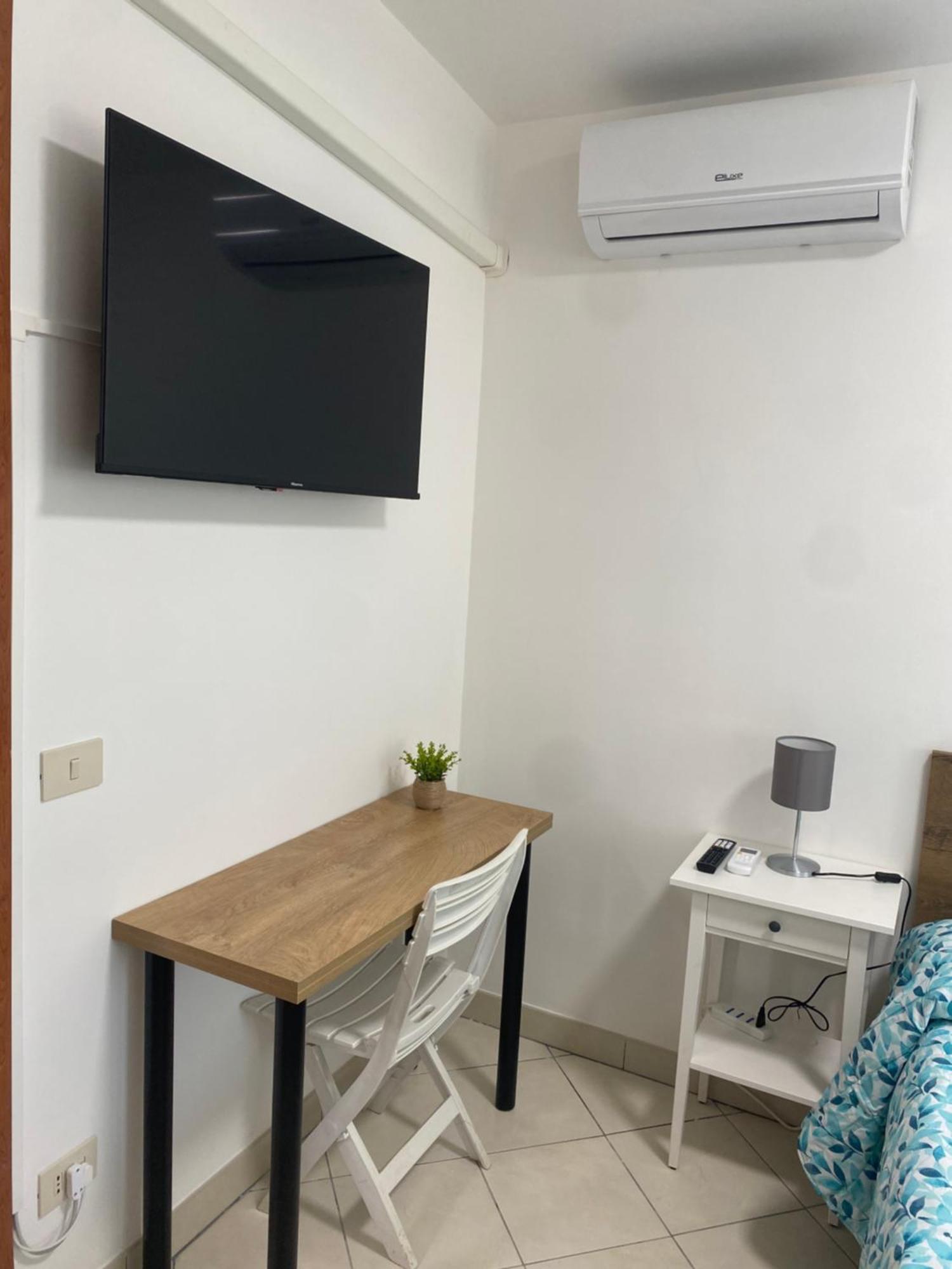 The House Fiera Di Roma Aeroporto Fiumicino Apartman Ponte Galeria Kültér fotó